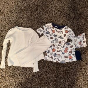 Bundle of 2 Carter's 🏈Pajama Set & Fruit of the Loom Thermals Cream & Multicolor